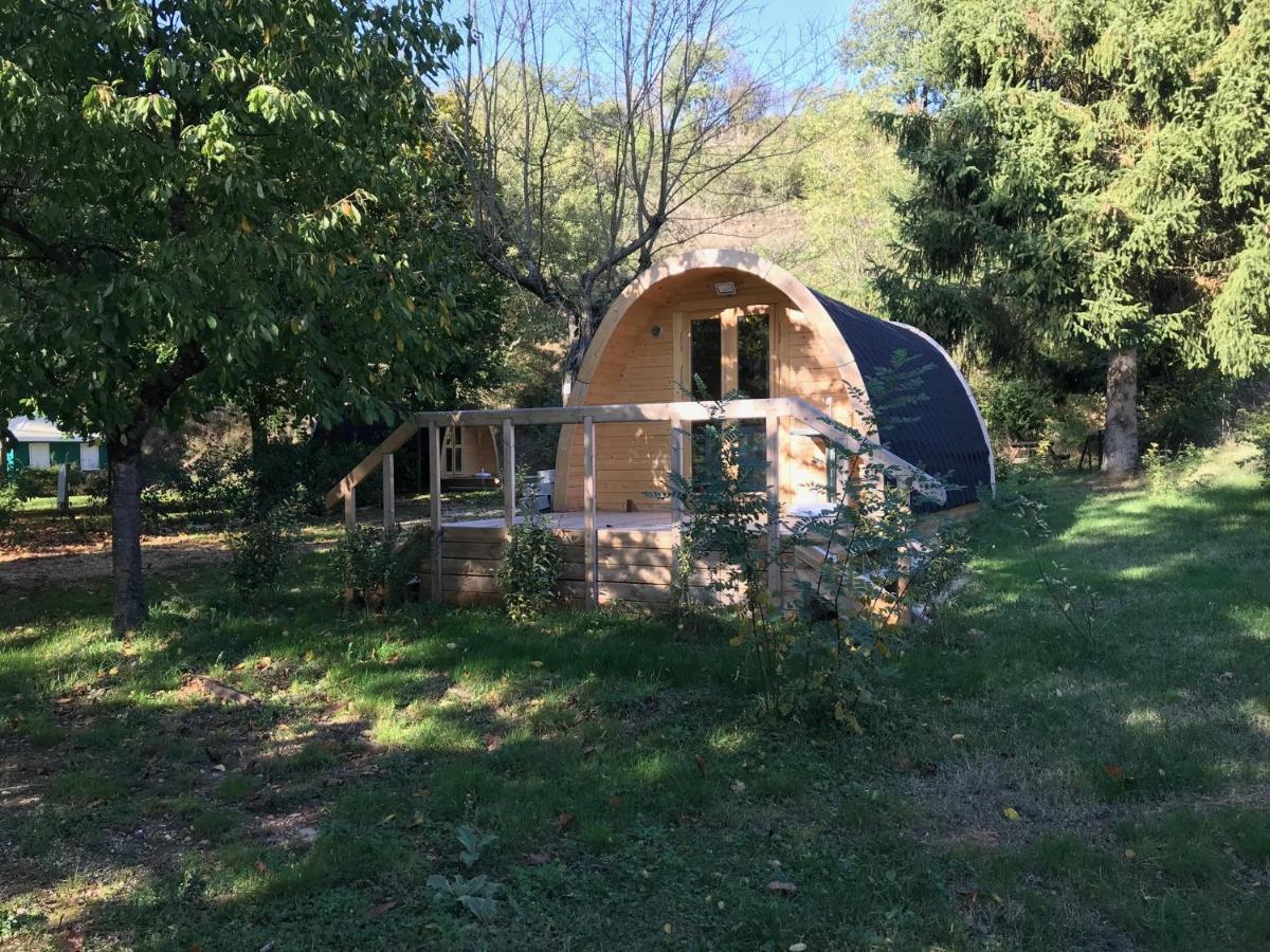 Camping Les Berges Du Doux Colombier-le-Vieux Eksteriør billede