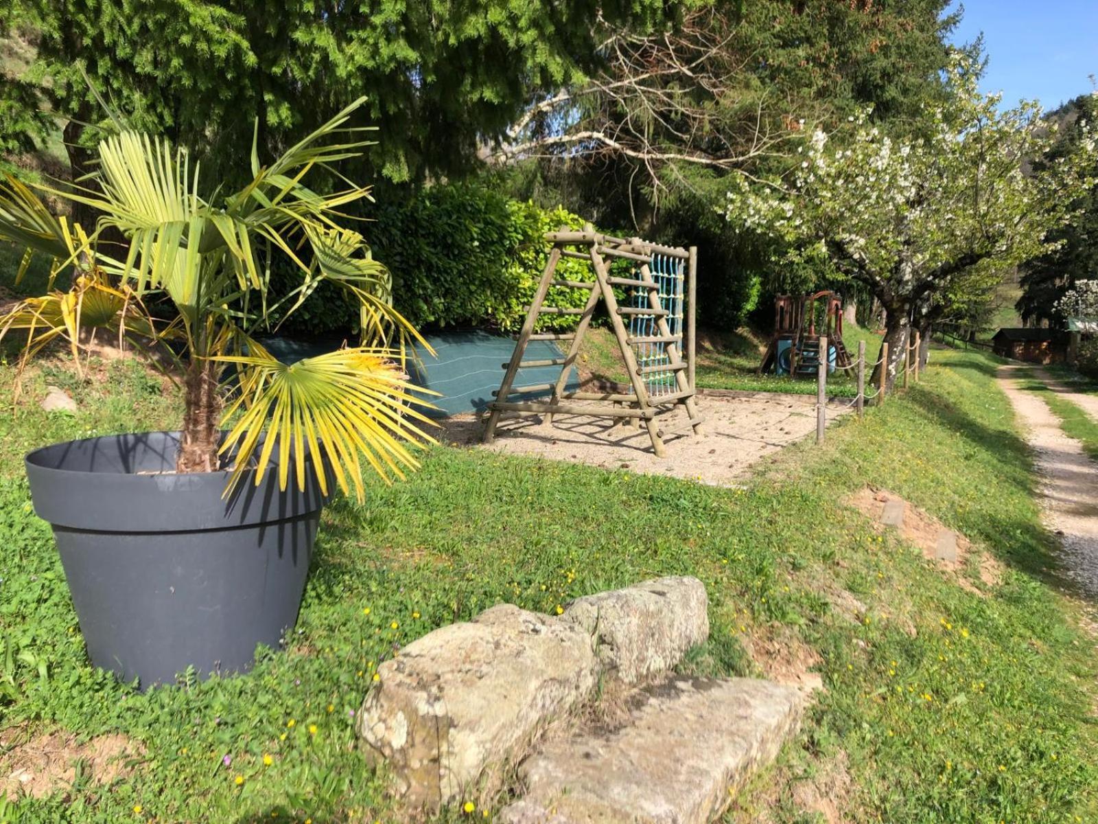Camping Les Berges Du Doux Colombier-le-Vieux Eksteriør billede