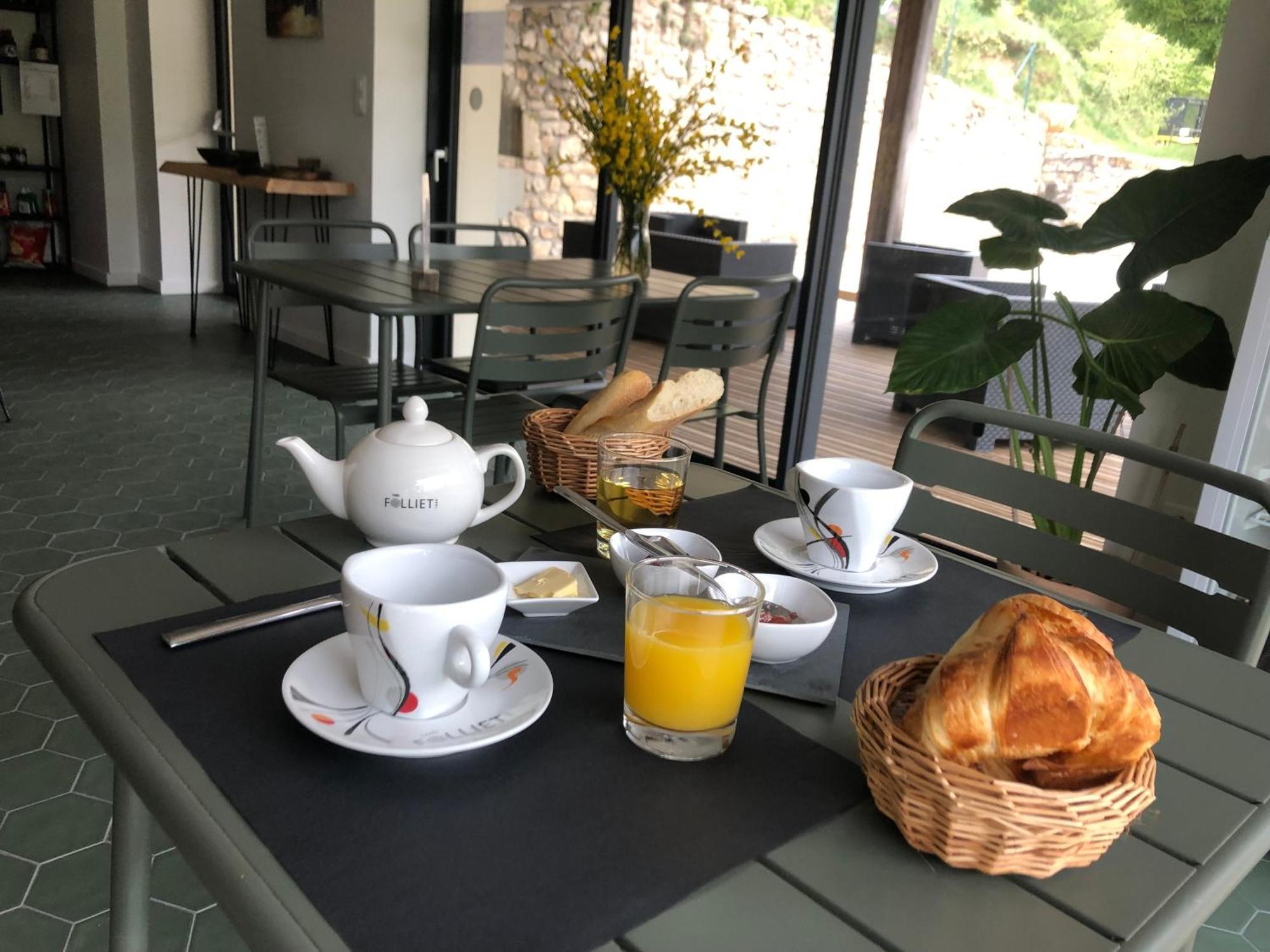 Camping Les Berges Du Doux Colombier-le-Vieux Eksteriør billede