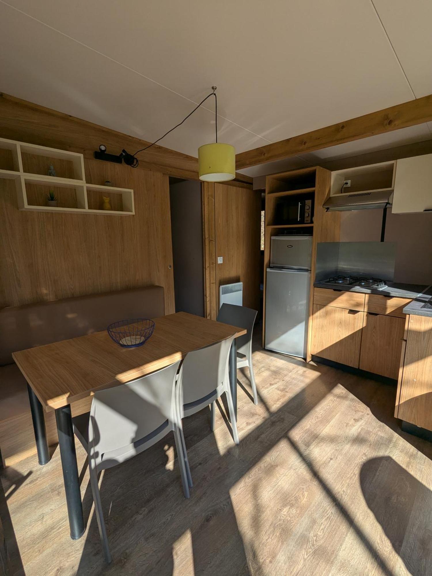 Camping Les Berges Du Doux Colombier-le-Vieux Eksteriør billede